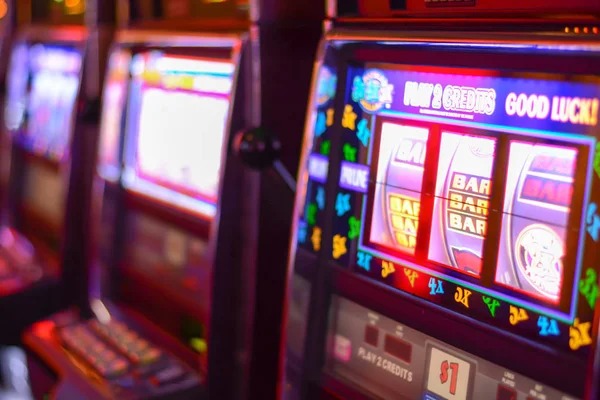 Aviator game interface on duta slot138 showing multiplier display and cash-out button